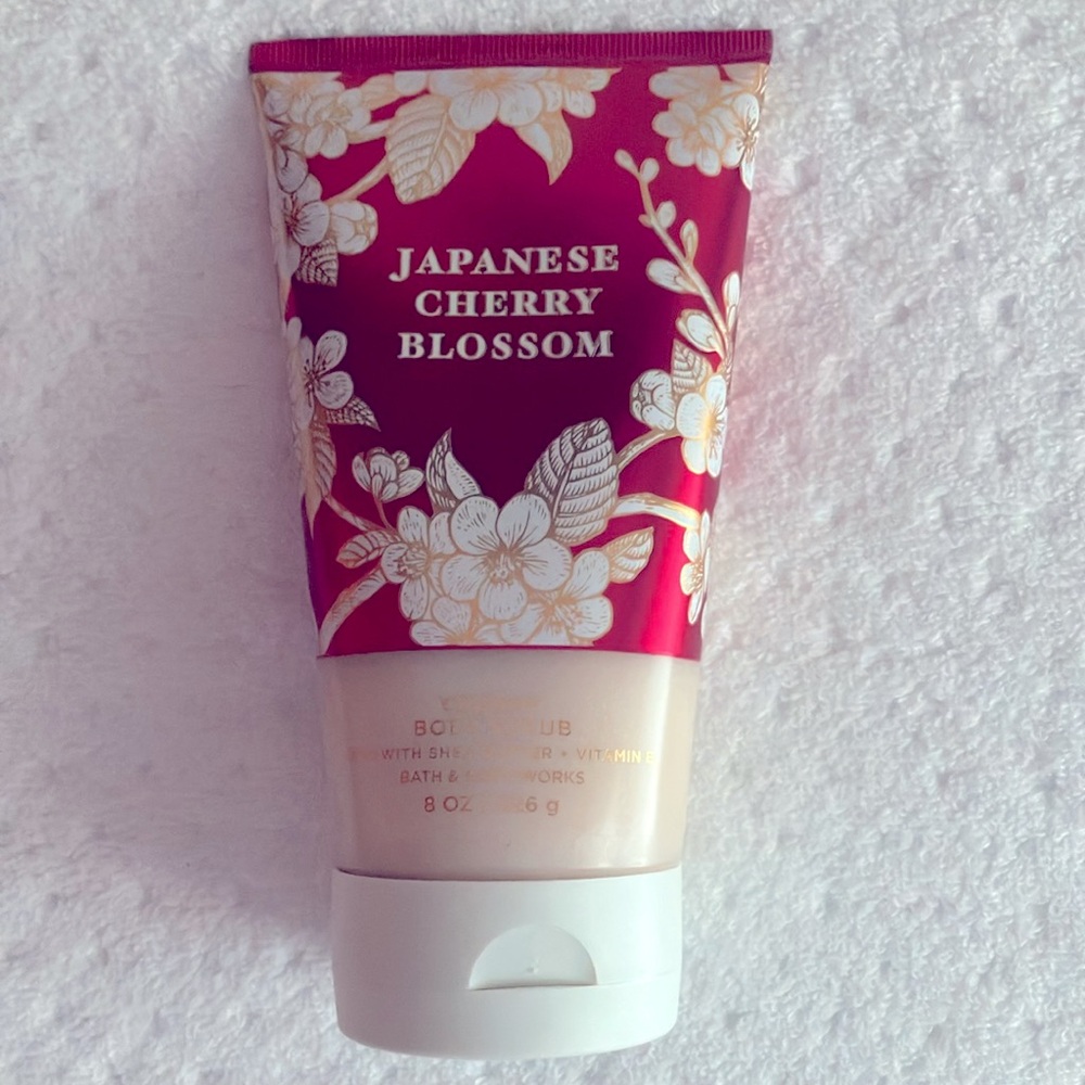 JAPANESE CHERRY BLOSSOM BODY SCRUB Bath & Body Works NWT ‼️